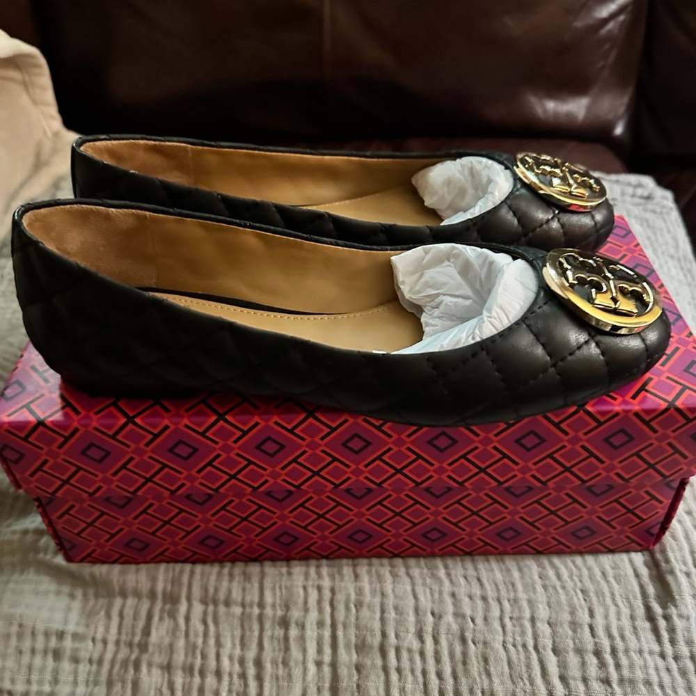 Troy Burch leather flat